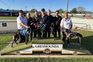 R10.Group Hunter Lou